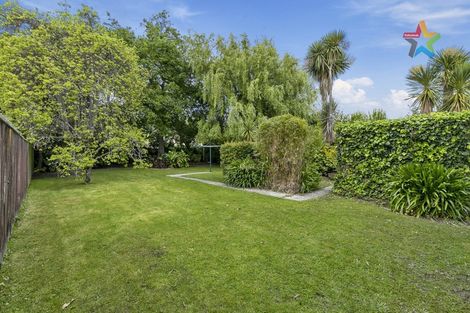 Photo of property in 28 Marina Grove, Hutt Central, Lower Hutt, 5010