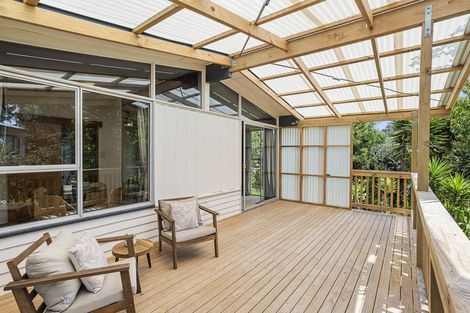 Photo of property in 5 Papa Place, Birkdale, Auckland, 0626