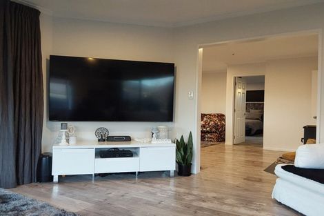 Photo of property in 4 Heaphy Place, Pukehangi, Rotorua, 3015