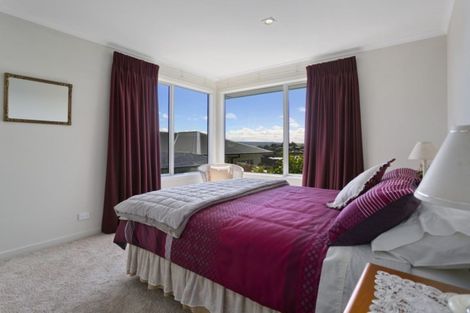Photo of property in 18 Botanical Heights Drive, Waipahihi, Taupo, 3330