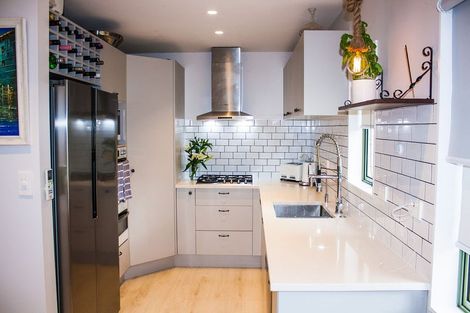 Photo of property in 1/87 Unsworth Drive, Unsworth Heights, Auckland, 0632