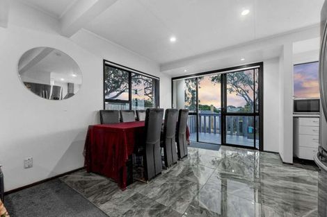 Photo of property in 1/18 Frobisher Way, Clendon Park, Auckland, 2103