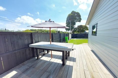 Photo of property in 5 Alwyn Avenue, Te Atatu South, Auckland, 0610