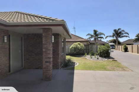 Photo of property in 2 Sophies Way, Papamoa Beach, Papamoa, 3118