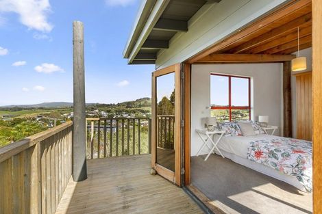 Photo of property in 1 Bay View Road, Raglan, 3225