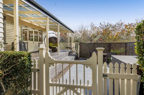Photo of property in 192a Mangorei Road, Merrilands, New Plymouth, 4312