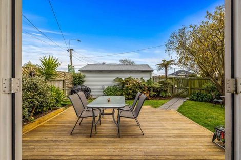Photo of property in 16 Frankleigh Street, Somerfield, Christchurch, 8024