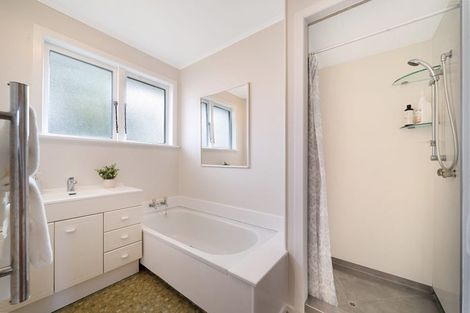 Photo of property in 34 Coniston Avenue, Te Atatu South, Auckland, 0610