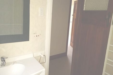 Photo of property in 62 Creswick Terrace, Northland, Wellington, 6012