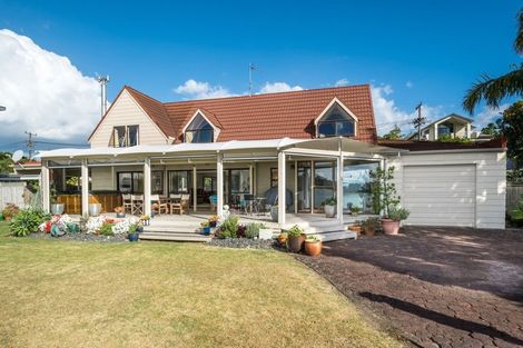 Photo of property in 68 The Terrace, Herald Island, Auckland, 0618