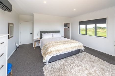 Photo of property in 34 Golf Vue Place, Castlecliff, Whanganui, 4501