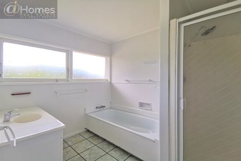 Photo of property in 10 Whiteacres Drive, Sunnyhills, Auckland, 2010