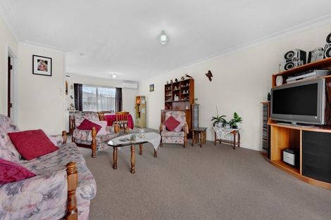Photo of property in 2/10 Duke Street, Papakura, 2110