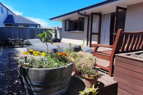 Photo of property in 16 Hadlow Place, Burnside, Christchurch, 8041