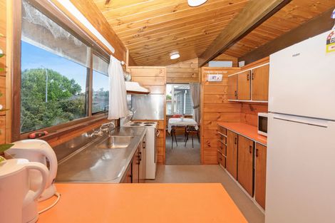 Photo of property in 45 Matuhi Rise, Henderson, Auckland, 0612