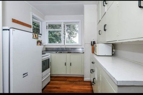 Photo of property in 28 Lincoln Park Avenue, Massey, Auckland, 0614