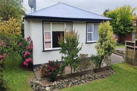 Photo of property in 30 Wikitoria Road, Putiki, Whanganui, 4501