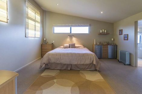 Photo of property in 4 Ryalls Way, Lake Hawea, Wanaka, 9382