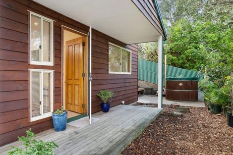 Photo of property in 1/7 Wiriana Place, Stanmore Bay, Whangaparaoa, 0932