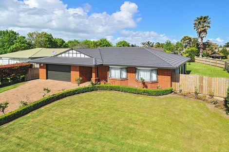 Photo of property in 3 Glenross Drive, Wattle Downs, Auckland, 2103