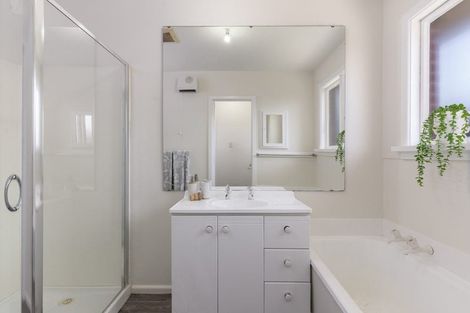 Photo of property in 26 New Brighton Road, Shirley, Christchurch, 8061