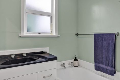 Photo of property in 44 Celia Street, Stratford, 4332