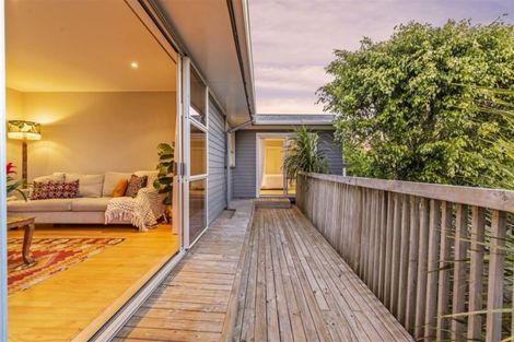 Photo of property in 1/60 Selwyn Crescent, Forrest Hill, Auckland, 0620