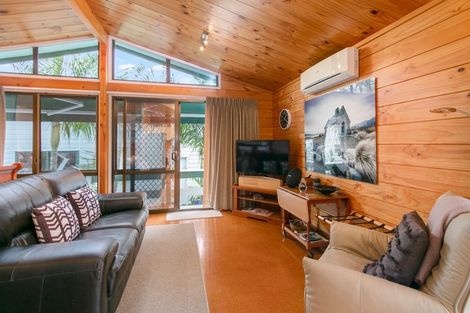 Photo of property in 3 Waterlea Avenue, Mangere Bridge, Auckland, 2022