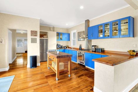 Photo of property in 28 Carlton Avenue, Gonville, Whanganui, 4501