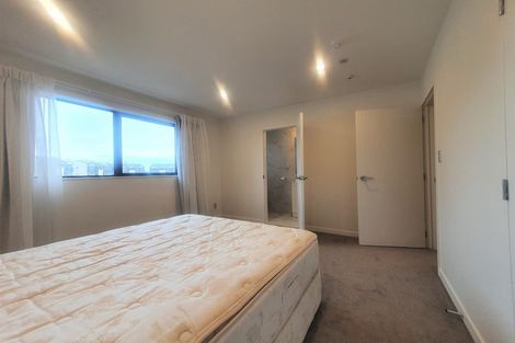 Photo of property in 7 Lilac Lane, Oteha, Auckland, 0632