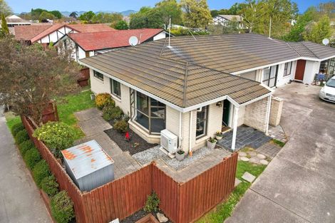 Photo of property in 1/37 Karnak Crescent, Russley, Christchurch, 8042