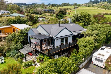 Photo of property in 69 Greenacres Street, Macandrew Bay, Dunedin, 9014