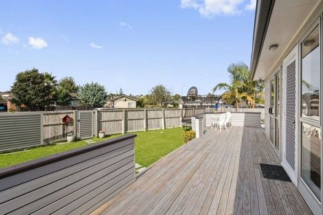 Photo of property in 22 Fiesta Drive, Half Moon Bay, Auckland, 2012