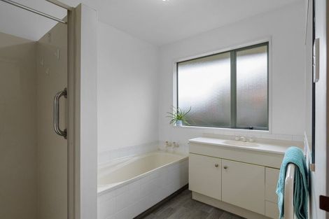 Photo of property in 1/15 Showgate Avenue, Sockburn, Christchurch, 8042