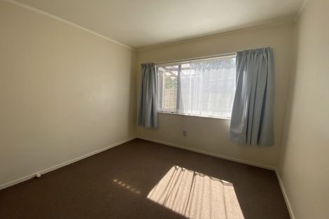 Photo of property in 2/30 Cockayne Crescent, Sunnynook, Auckland, 0620