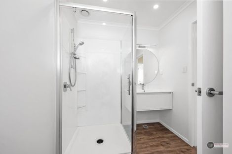 Photo of property in 33 Leo Waikari Crescent, Wallaceville, Upper Hutt, 5018