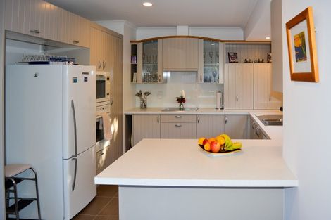 Photo of property in 2/54 Hebron Road, Waiake, Auckland, 0630