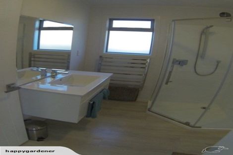 Photo of property in 15 Old Lake Road, Narrow Neck, Auckland, 0624