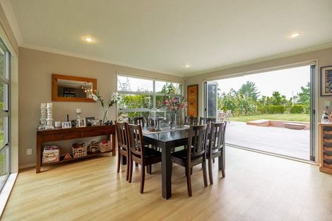 Photo of property in 8 Titirangi Drive, Fitzherbert, Palmerston North, 4471