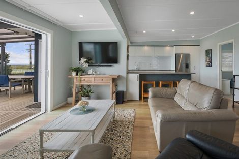 Photo of property in 138 Seaforth Road, Waihi Beach, 3611