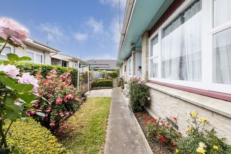 Photo of property in 210a Grove Road, Mayfair, Hastings, 4122