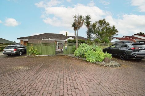 Photo of property in 1/5 Spring Grove, Henderson, Auckland, 0612