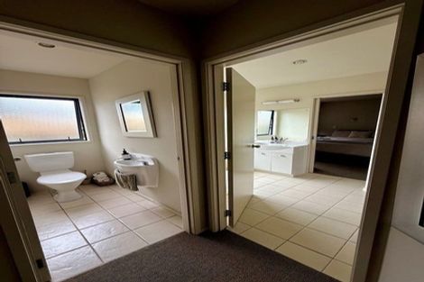 Photo of property in 1a Arataki Road, Havelock North, 4130