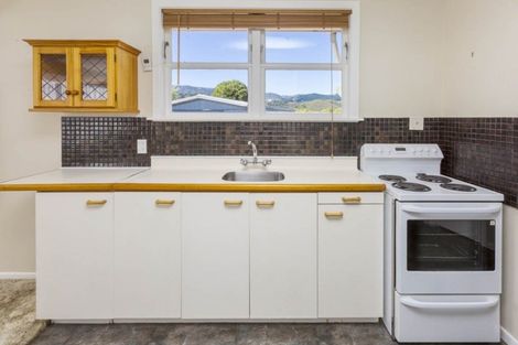 Photo of property in 16 Kentucky Street, Totara Park, Upper Hutt, 5018