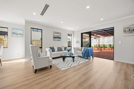 Photo of property in 78 Drumbuoy Drive, Flat Bush, Auckland, 2019