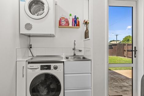 Photo of property in 75a Farquhars Road, Redwood, Christchurch, 8051