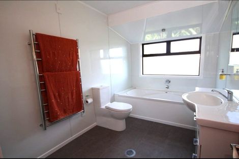 Photo of property in 42-44 David Crescent, Karori, Wellington, 6012