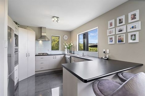 Photo of property in 28 Highcrest Heights, Westmorland, Christchurch, 8025