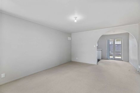 Photo of property in 1/41 Challen Close, Conifer Grove, Takanini, 2112