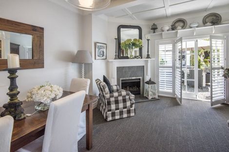 Photo of property in 10 Queens Parade, Devonport, Auckland, 0624